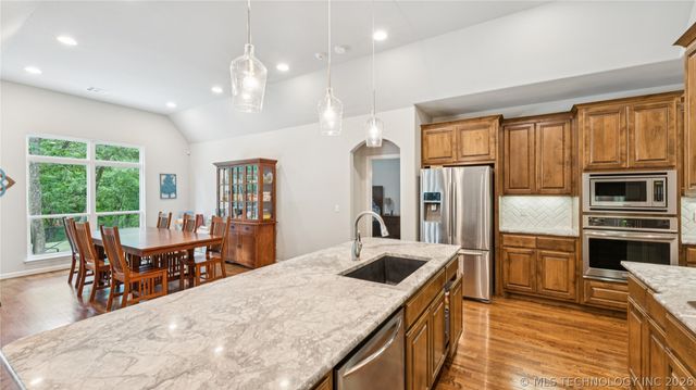 11602 S 30th West Avenue, Jenks, OK 74037