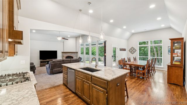 11602 S 30th West Avenue, Jenks, OK 74037