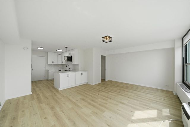 3600 N Lake Shore Drive 1217, Chicago, IL 60613