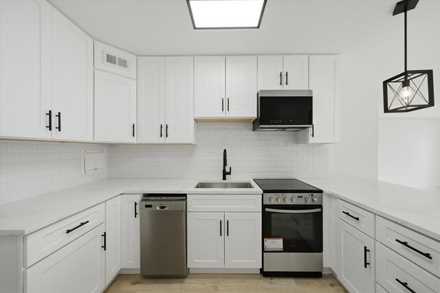 3600 N Lake Shore Drive 1217, Chicago, IL 60613