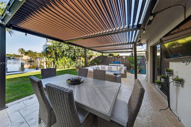 371 SE 3rd St 371, Pompano Beach, FL 33060