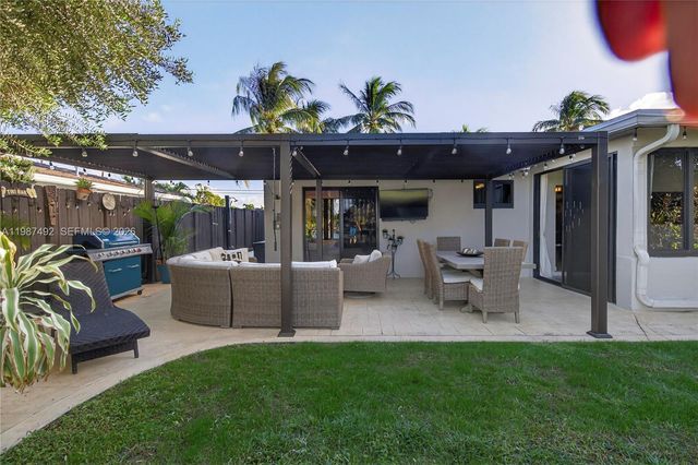 371 SE 3rd St 371, Pompano Beach, FL 33060