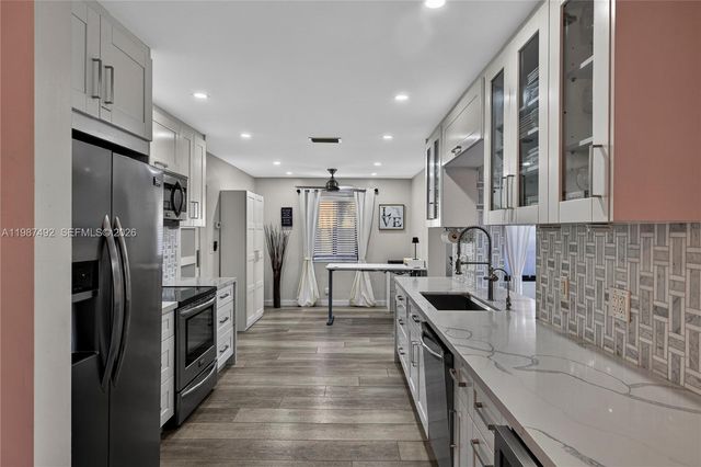 371 SE 3rd St 371, Pompano Beach, FL 33060