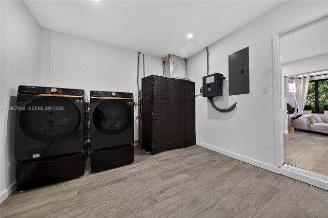 371 SE 3rd St 371, Pompano Beach, FL 33060