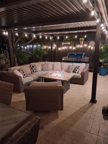 371 SE 3rd St 371, Pompano Beach, FL 33060