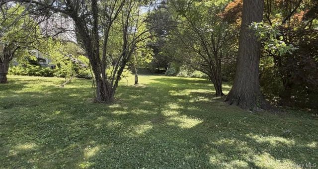21 OLD FARM Road, Great Neck, NY 11020