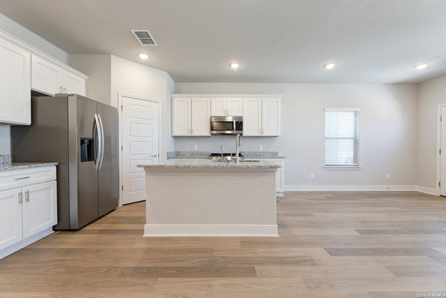 7126 Magnolia Crk Unit 101, San Antonio, TX 78252