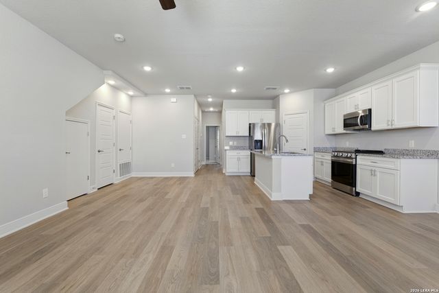 7126 Magnolia Crk Unit 101, San Antonio, TX 78252