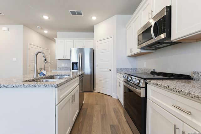 7126 Magnolia Crk Unit 101, San Antonio, TX 78252