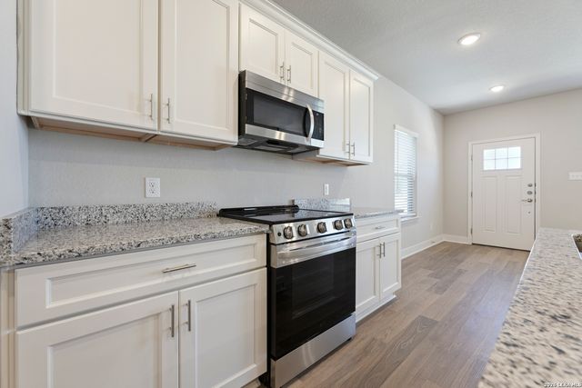 7126 Magnolia Crk Unit 101, San Antonio, TX 78252