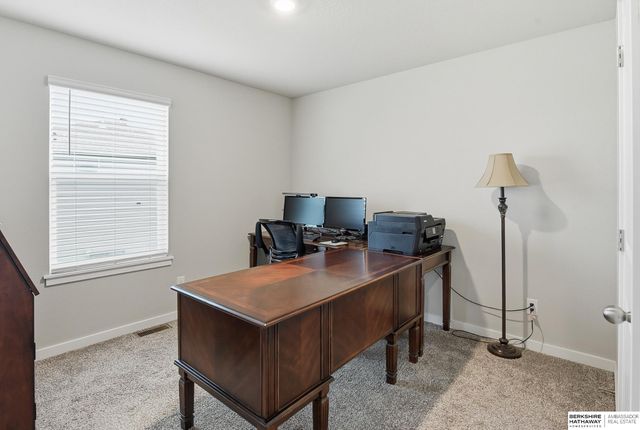 220 N 10th Avenue, Springfield, NE 68059