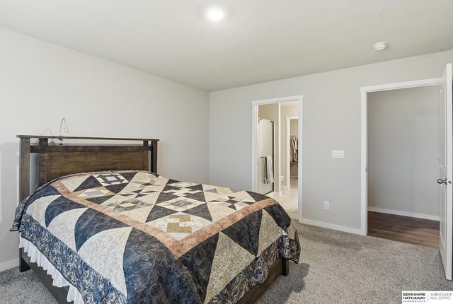 220 N 10th Avenue, Springfield, NE 68059
