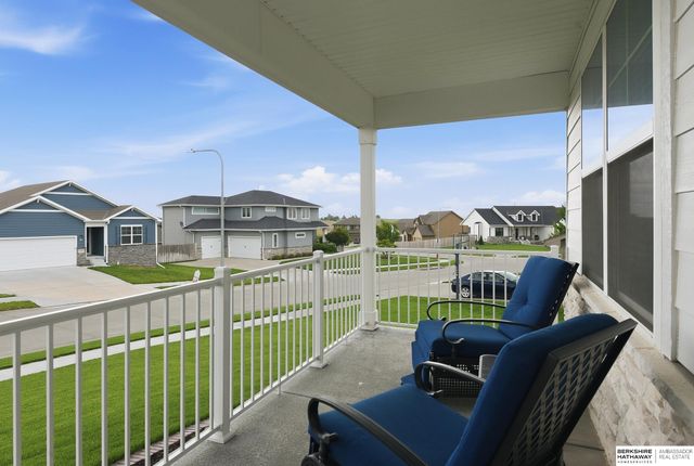220 N 10th Avenue, Springfield, NE 68059