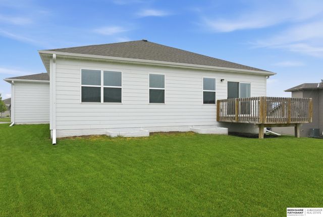 220 N 10th Avenue, Springfield, NE 68059
