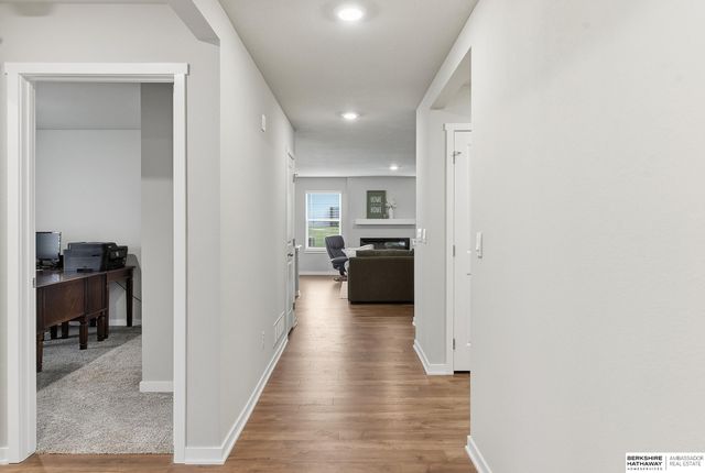 220 N 10th Avenue, Springfield, NE 68059