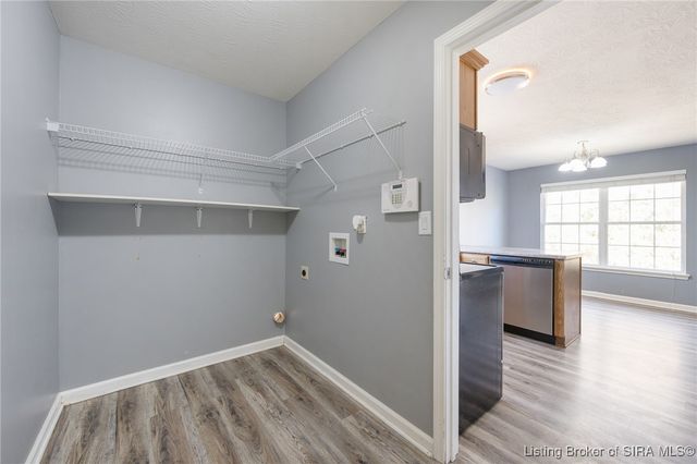 4437 Falling Leaf Drive, Sellersburg, IN 47172