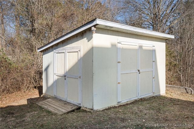 4437 Falling Leaf Drive, Sellersburg, IN 47172