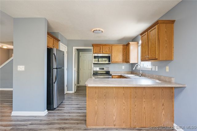 4437 Falling Leaf Drive, Sellersburg, IN 47172