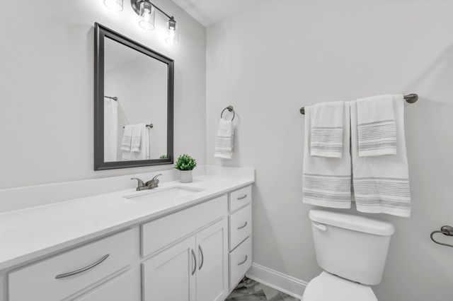 141 Quarry Point Dr, Clarksville, TN 37043