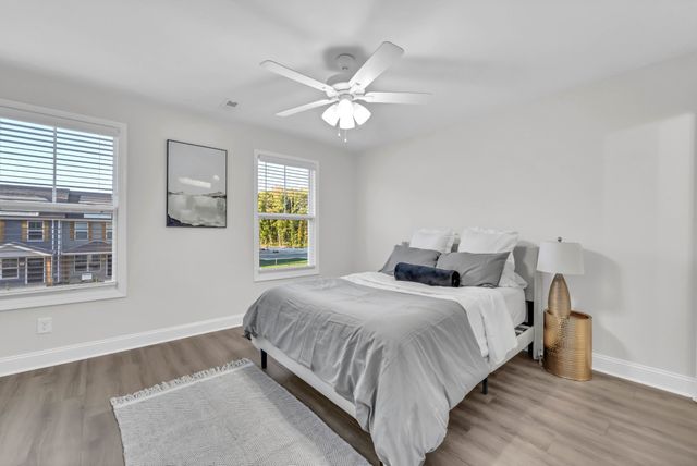 141 Quarry Point Dr, Clarksville, TN 37043