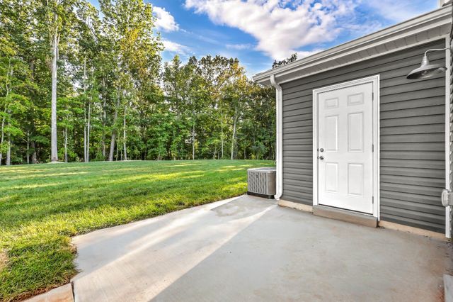 141 Quarry Point Dr, Clarksville, TN 37043