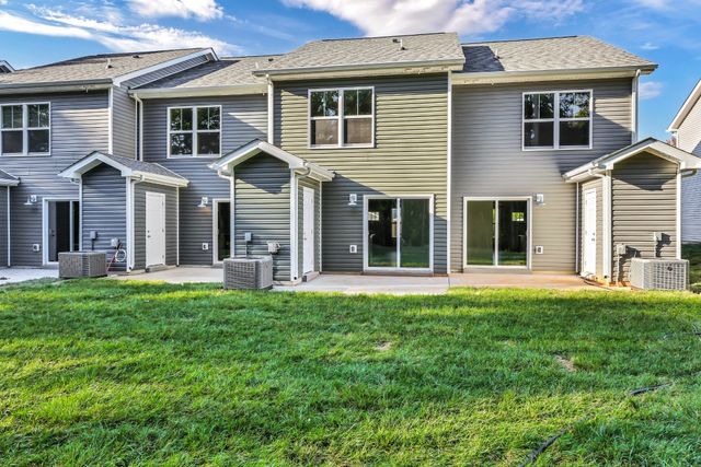 141 Quarry Point Dr, Clarksville, TN 37043