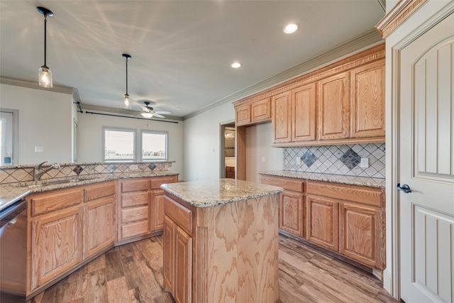 2921 Alamosa Drive, Terrell, TX 75160