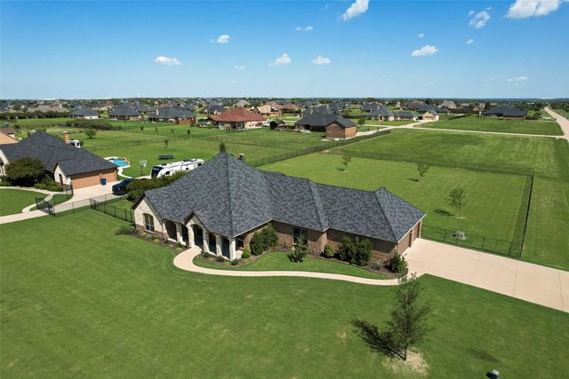 2921 Alamosa Drive, Terrell, TX 75160