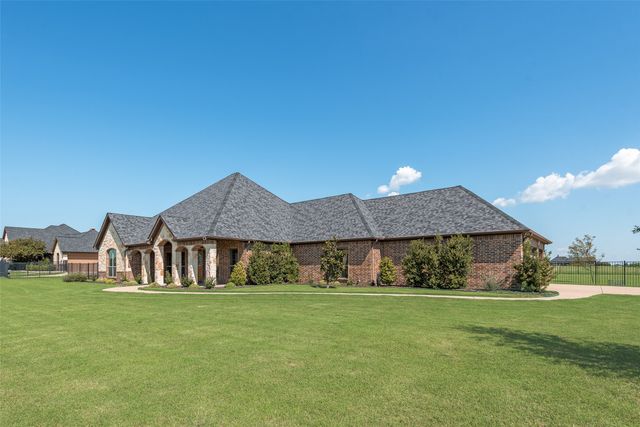 2921 Alamosa Drive, Terrell, TX 75160