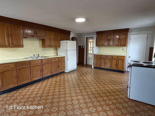 26 Wintworth St., Chicopee, MA 01013