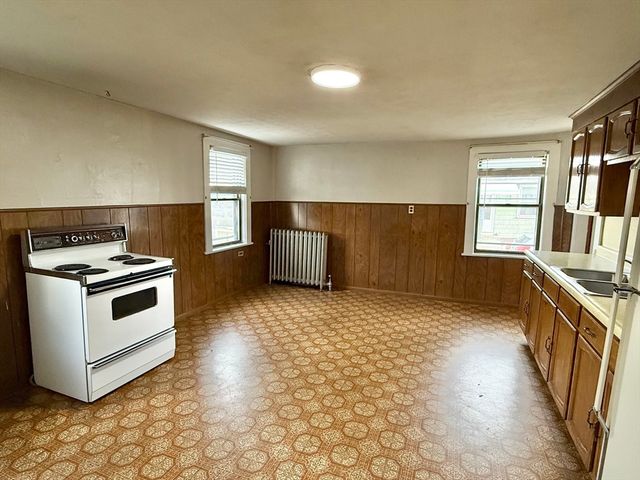 26 Wintworth St., Chicopee, MA 01013