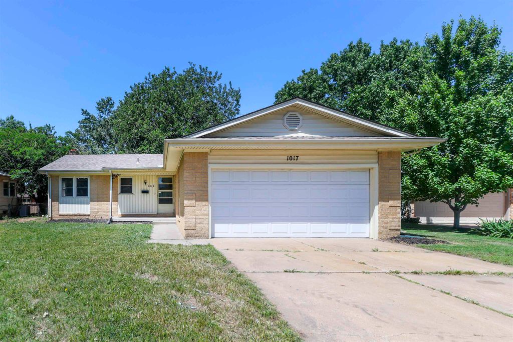 1017 S Dalton Dr, Wichita, KS 67207