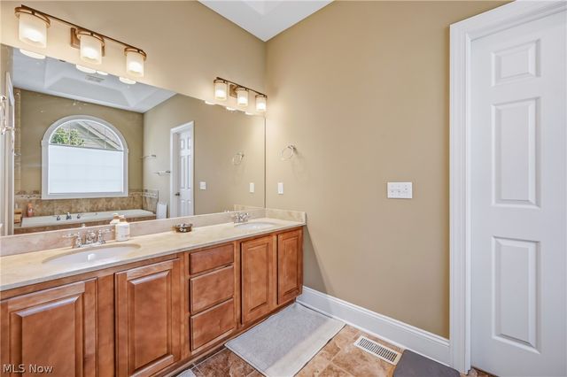 12355 Summerwood Drive, Concord Twp, OH 44077