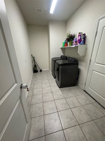 231 Hadley Lane, Fate, TX 75087