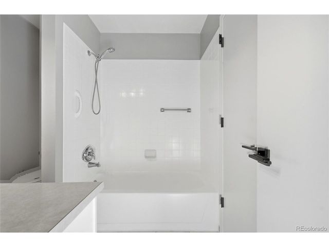 7230 Devinney Ct D, Arvada, CO 80005