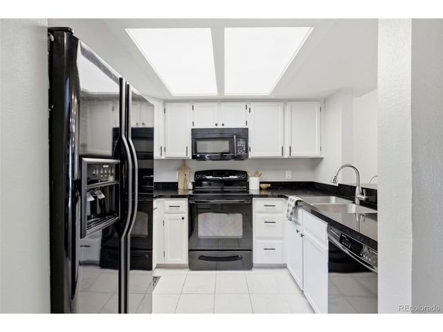 7230 Devinney Ct D, Arvada, CO 80005