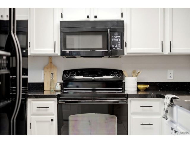 7230 Devinney Ct D, Arvada, CO 80005