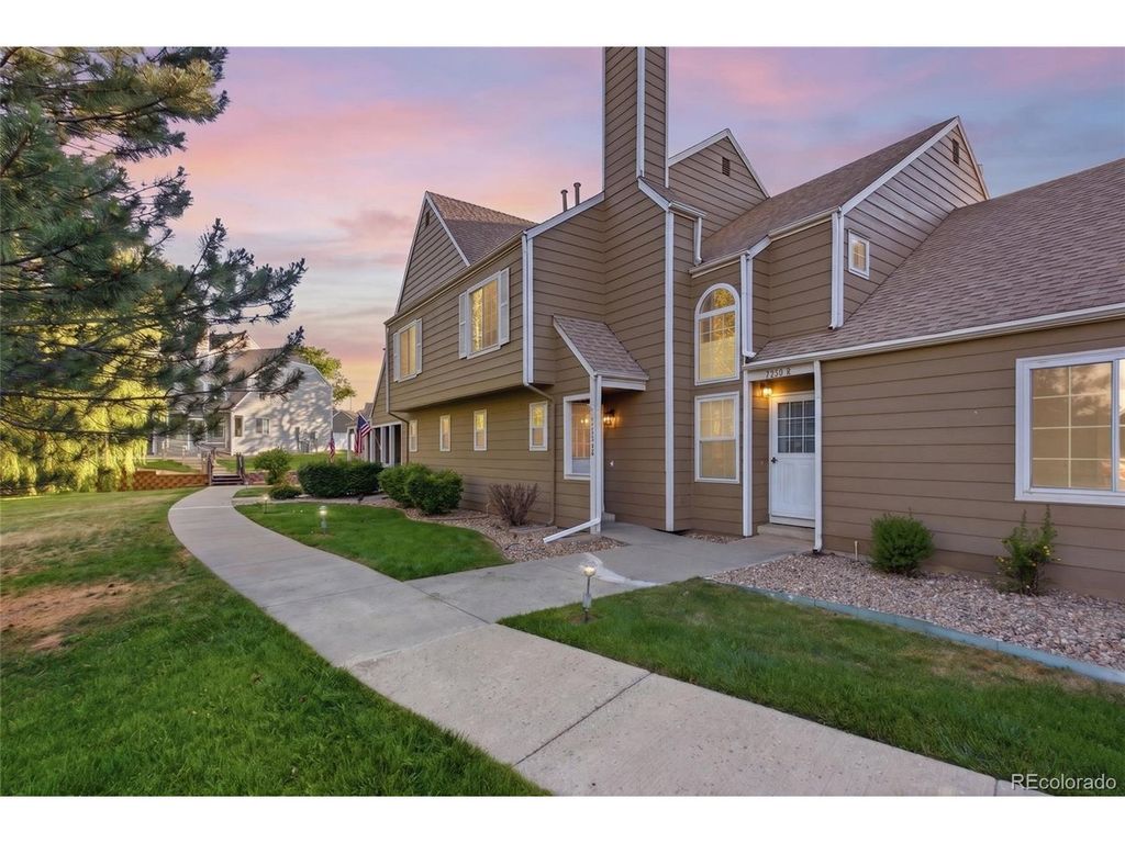 7230 Devinney Ct D, Arvada, CO 80005