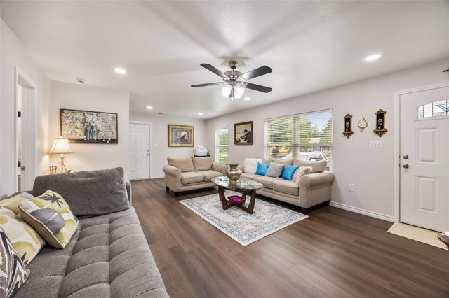 1005 Iowa Street, Irving, TX 75060