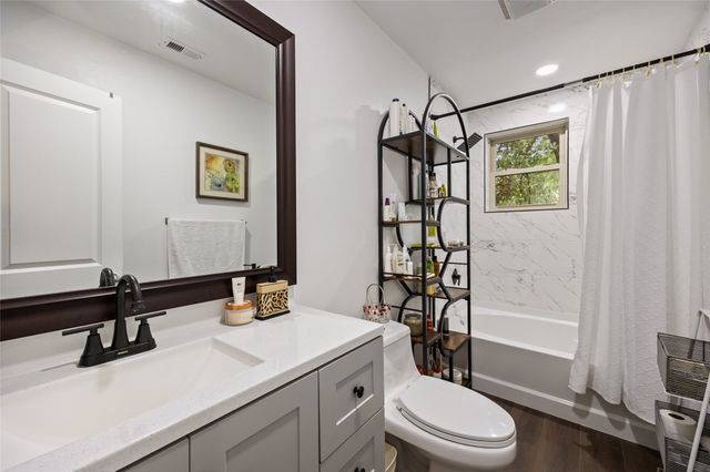 1005 Iowa Street, Irving, TX 75060