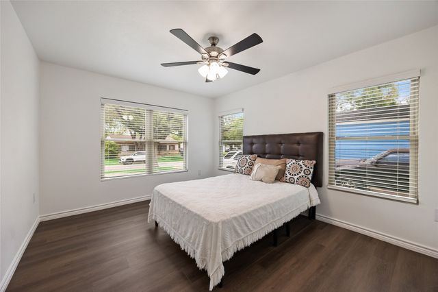 1005 Iowa Street, Irving, TX 75060