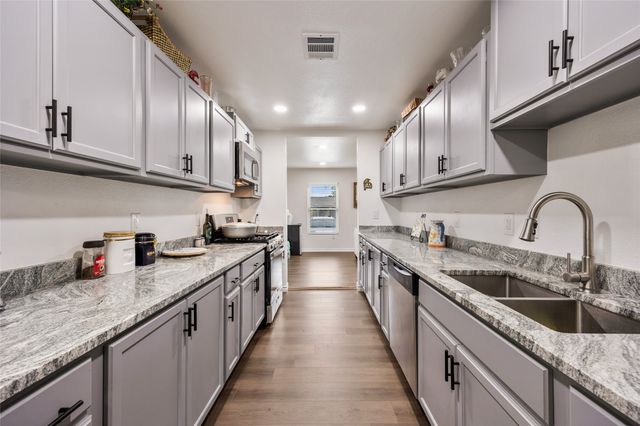 1005 Iowa Street, Irving, TX 75060