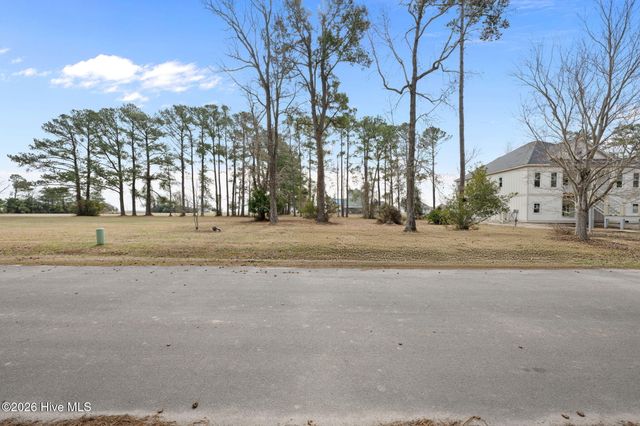 4005 Tarpon Drive, Oriental, NC 28571