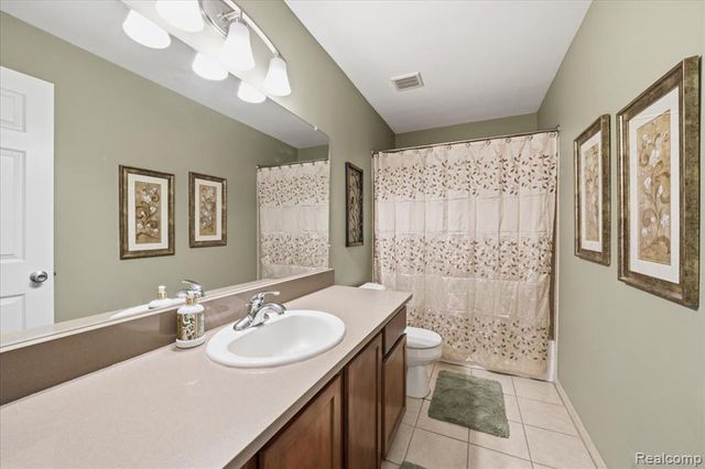 57549 Windmill Point, New Hudson, MI 48165