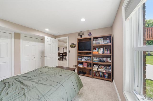 57549 Windmill Point, New Hudson, MI 48165