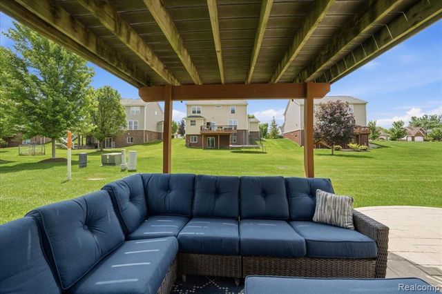 57549 Windmill Point, New Hudson, MI 48165