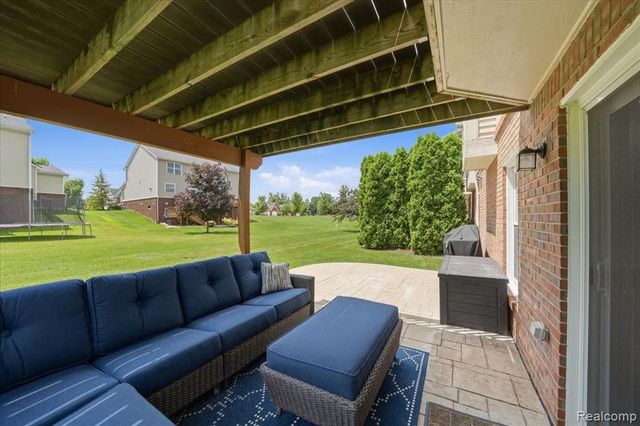 57549 Windmill Point, New Hudson, MI 48165