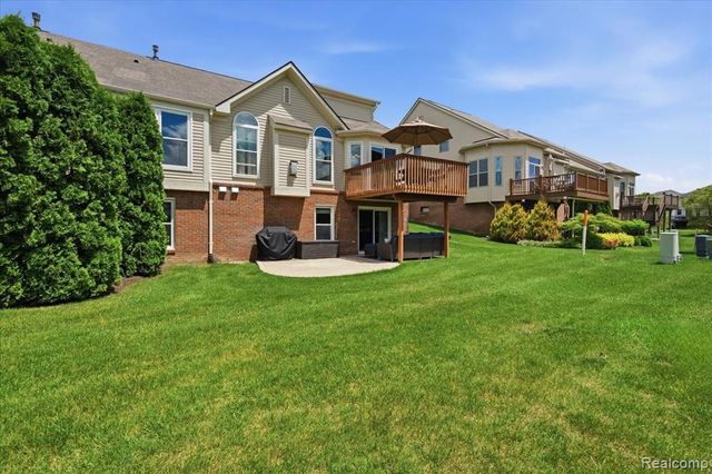 57549 Windmill Point, New Hudson, MI 48165