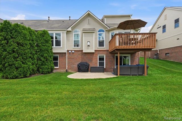 57549 Windmill Point, New Hudson, MI 48165