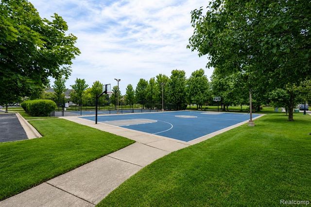 57549 Windmill Point, New Hudson, MI 48165